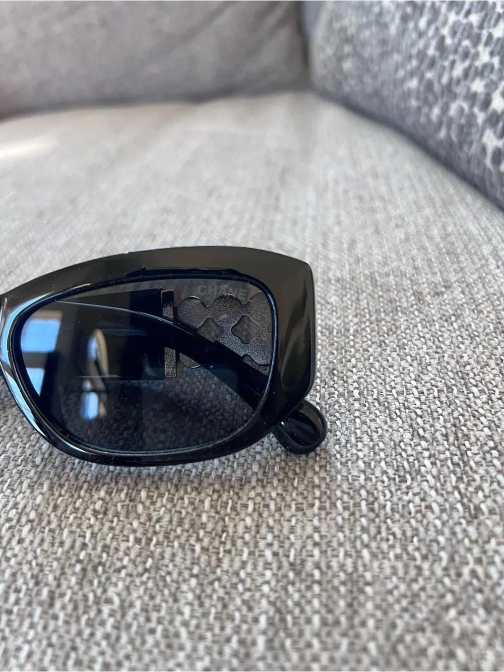 Chanel Acetate Glass Pearl Polarized Oval Sunglasses Black Sunglasses